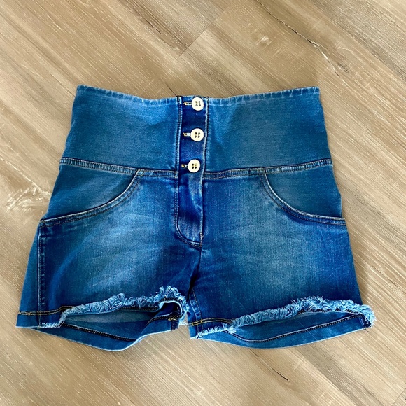 Freddy Pants - Freddy WR.UP Denim - High Waisted - 3 Button Shorts